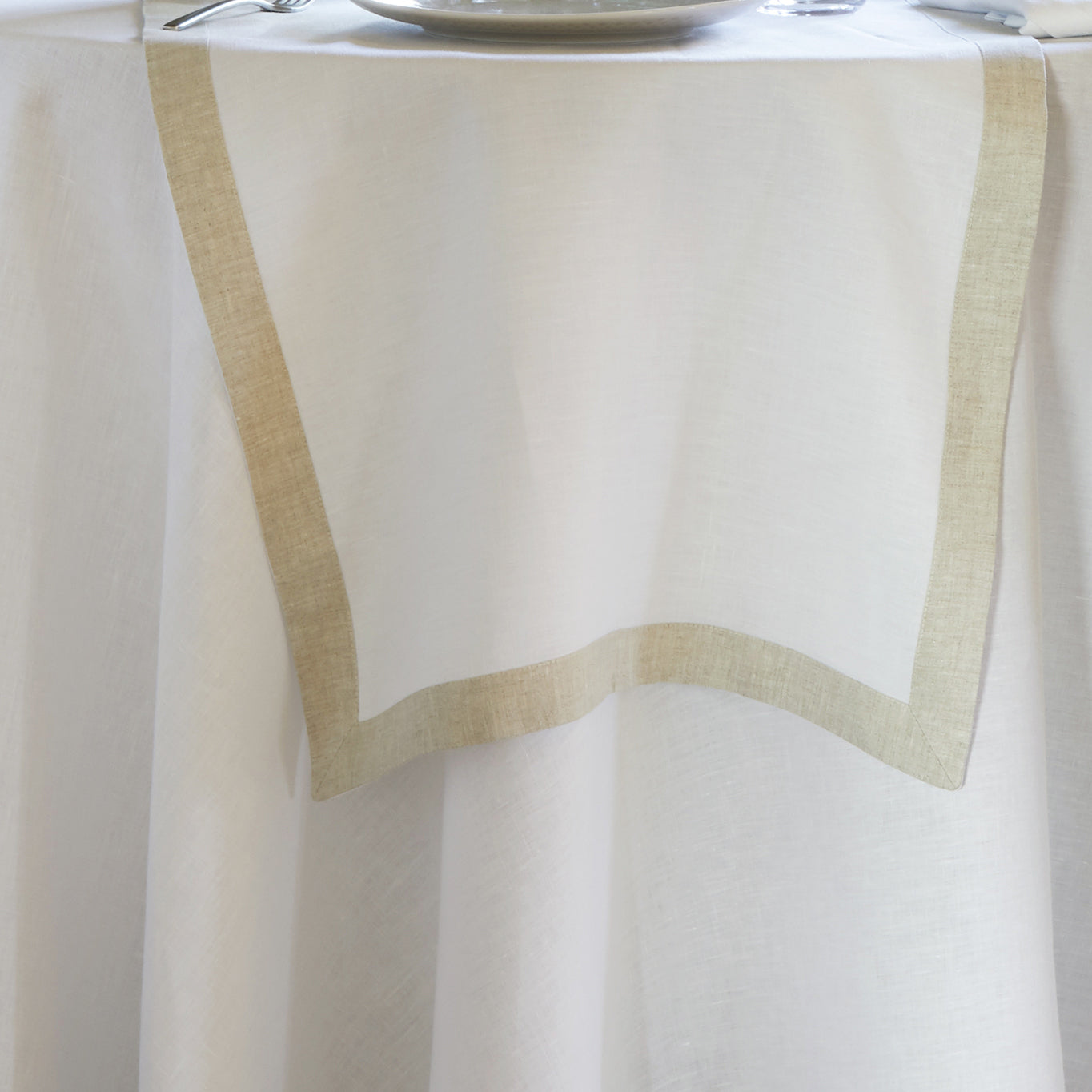 Harmonies Tablecloth, Runner And Napkins In Pure Linen With Borders