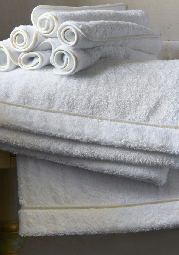 Brooklin Model Set of towel, face and guest towel, washcloths and bathrobe