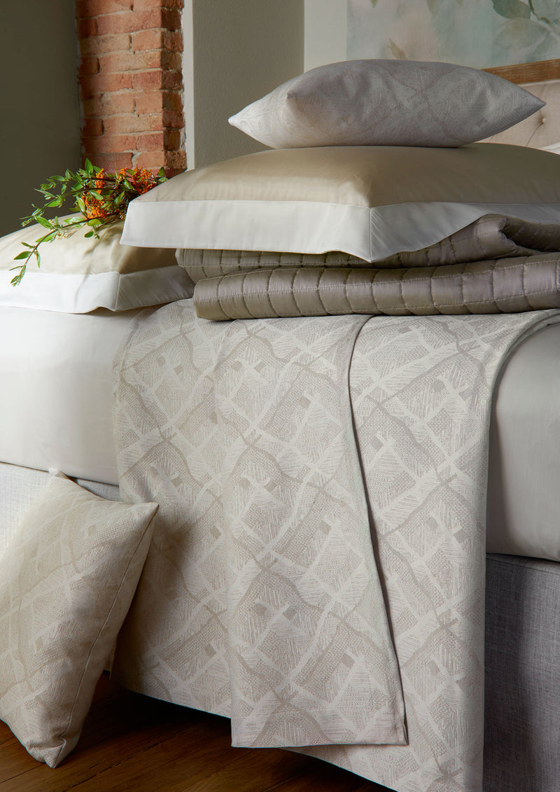 Paris Model Complete Set With Pillowcases in Cotton Satin and Contrasting Satin Border