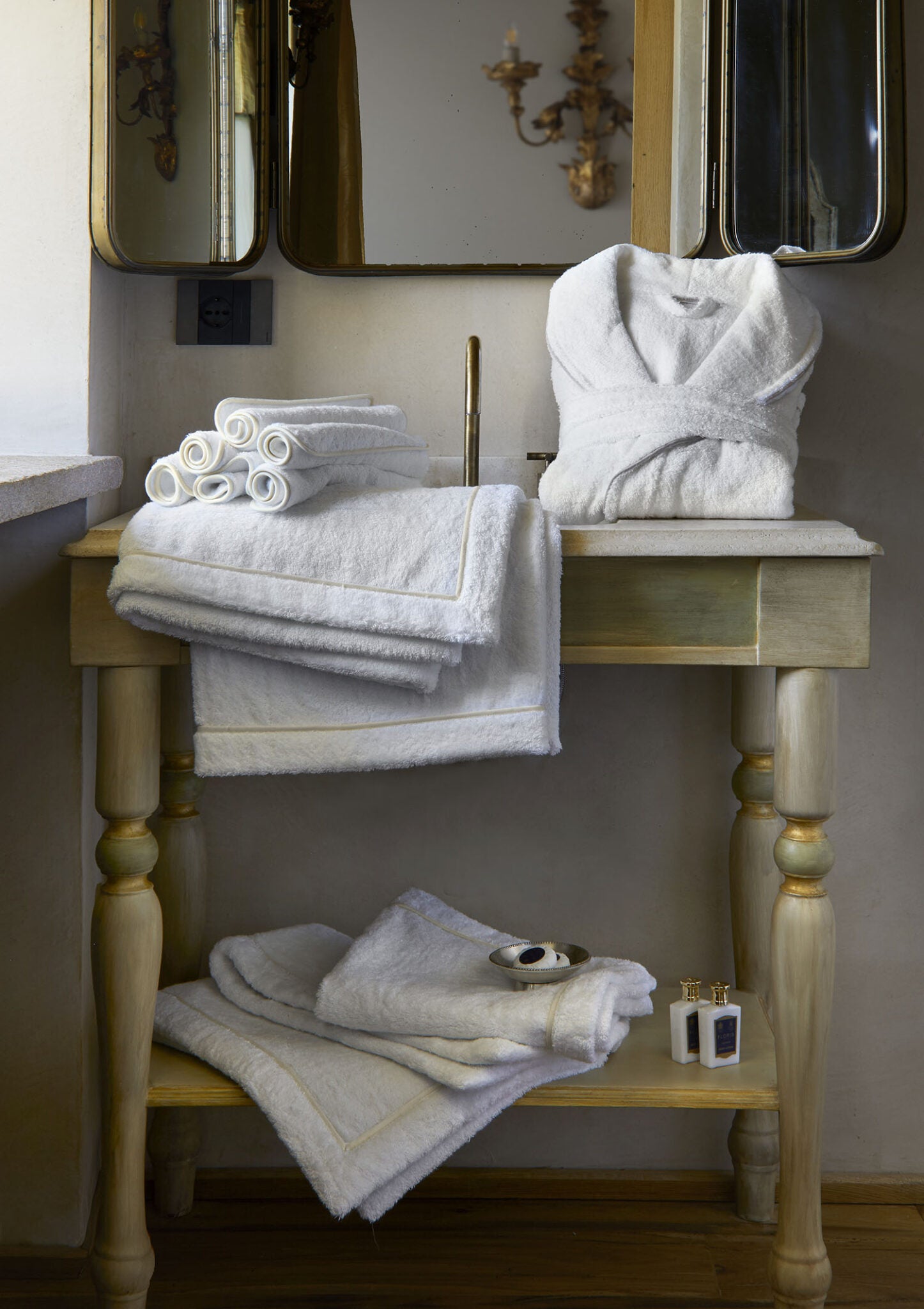 Brooklin Model Set of towel, face and guest towel, washcloths and bathrobe