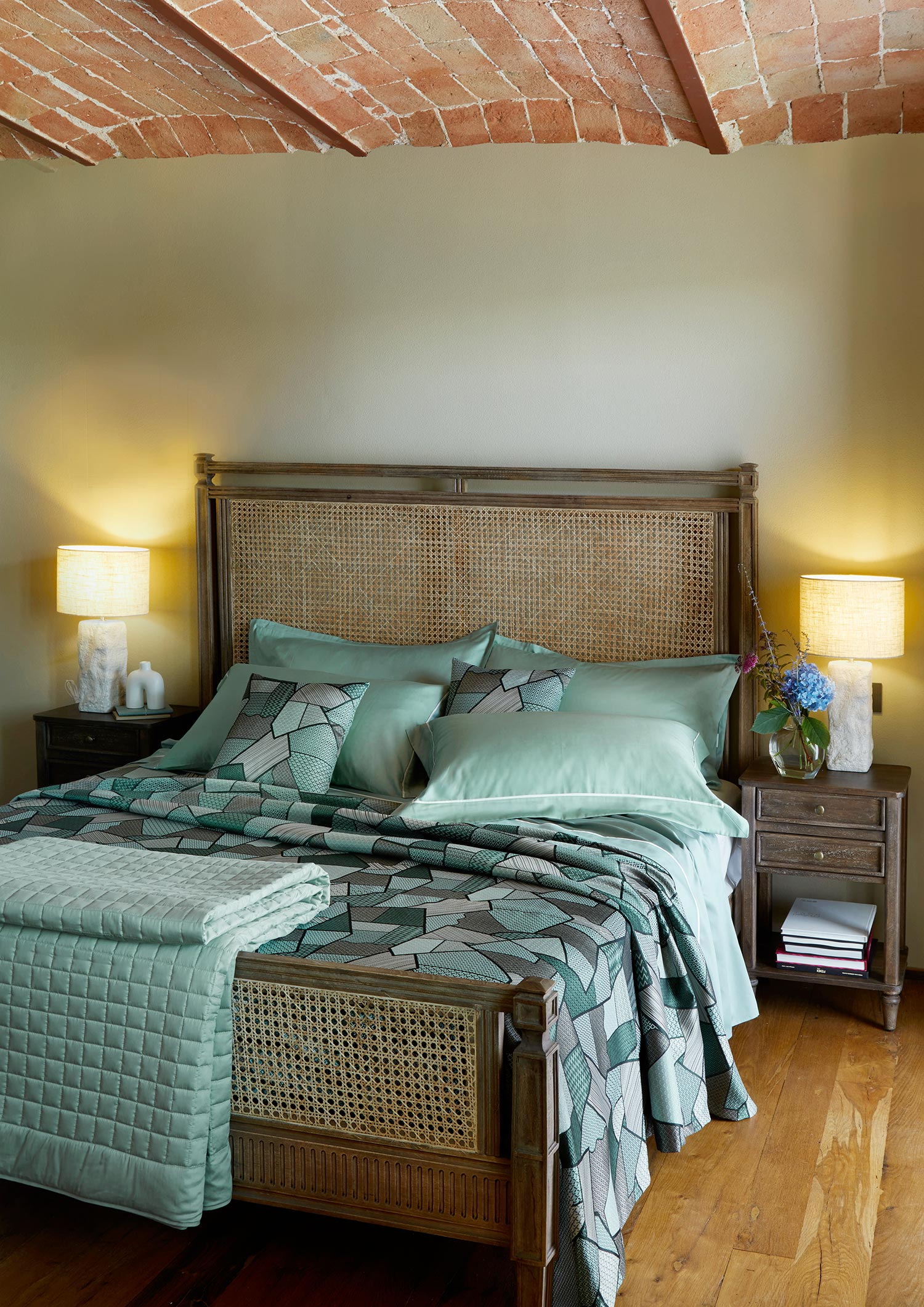 Kensington Model Sheet Set In Cotton Satin With Cordonnet Finish