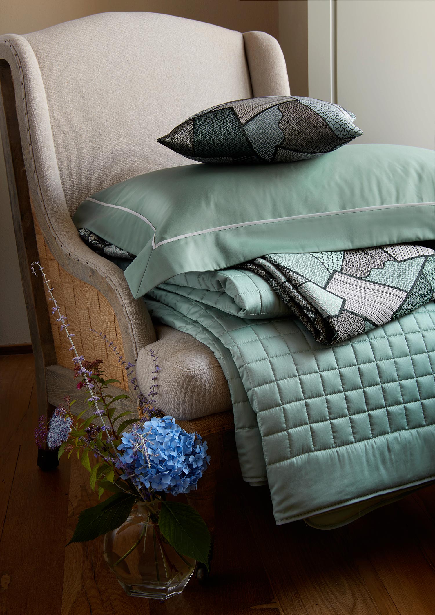 Kensington Model Bed Sheet Set in Cotton Satin Picasso